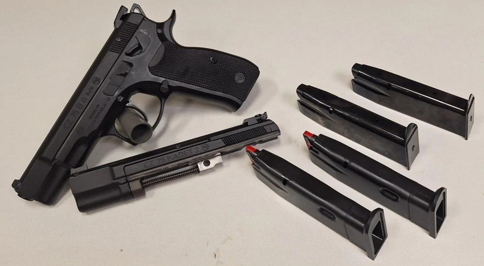 CZ 75 B Ω 9x19 a adaptér KADET 2 .22lr